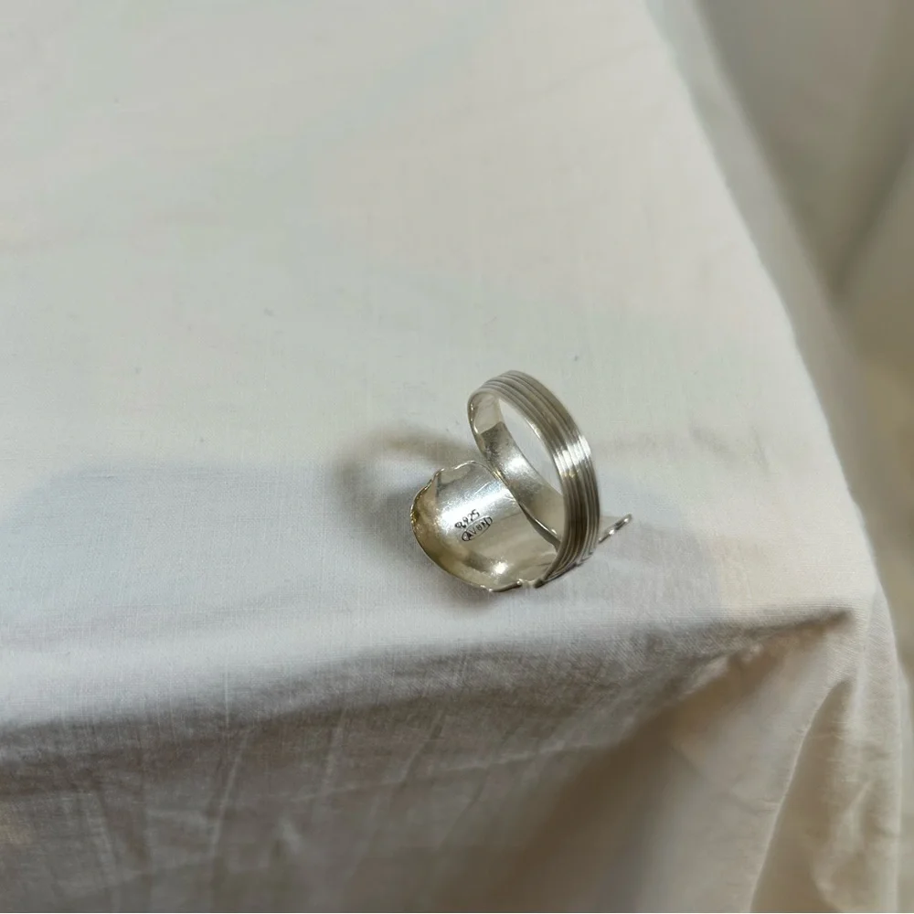 Vintage 1990s Avon Sterling Silver Spoon Ring w/ Floral Details Adjustable - Picture 7 of 9